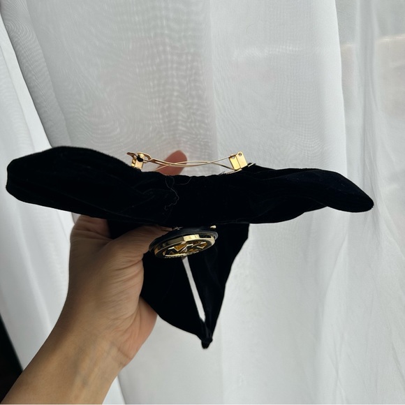 Black Velvet Bow Hair Clip - Picture 13 of 16